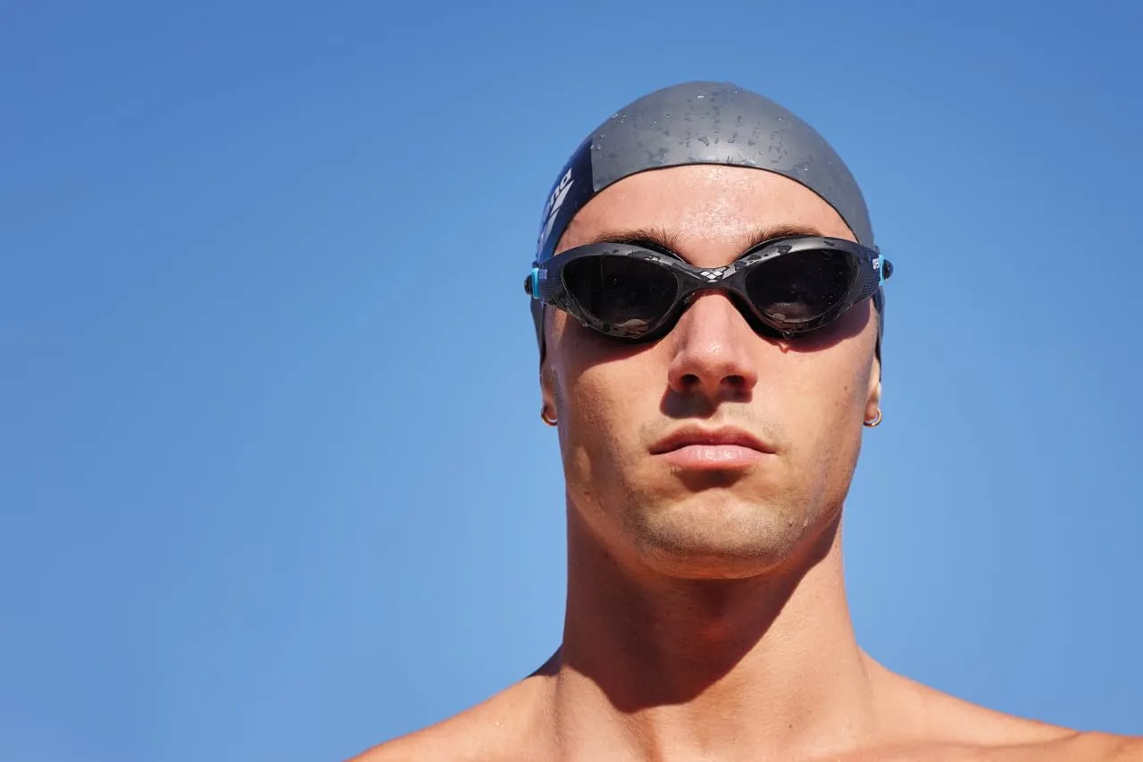 ARENA The One Unisex Adult Swim Goggles Men and Women Watertight Fit Orbit-Proof Seals Anti-Fog Coated Mirror/Non-Mirror Lens